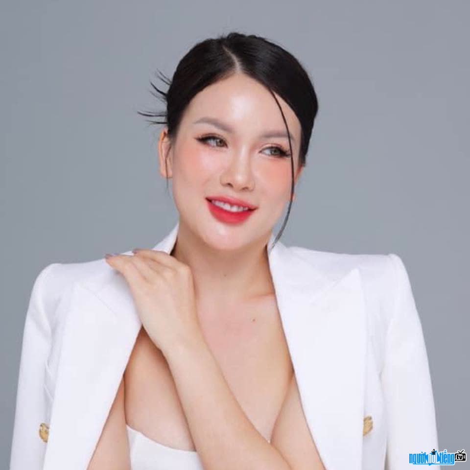 Hình ảnh hoa hậu Jennifer Ly mới nhất