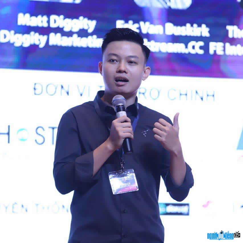 Hình ảnh CEO Hà Tuấn Khang luôn cố gắng với đam mê