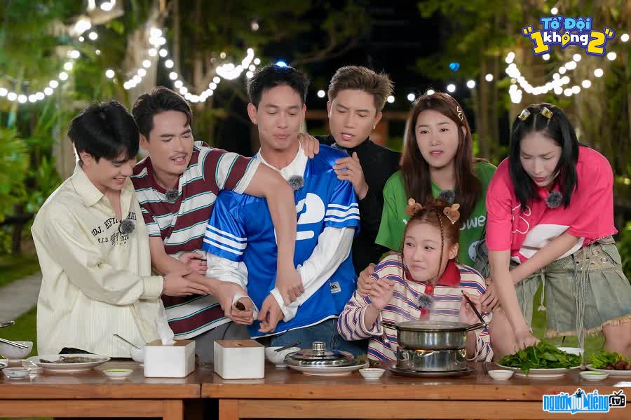 Dàn cast của chương trình truyền hình Tổ Đội 1 Không 2