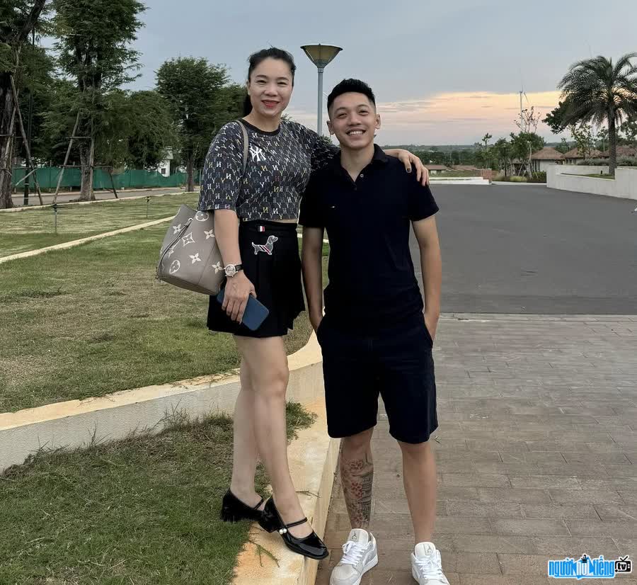 TikToker Thuần Con và mẹ là Bà Nội Chất Chơi