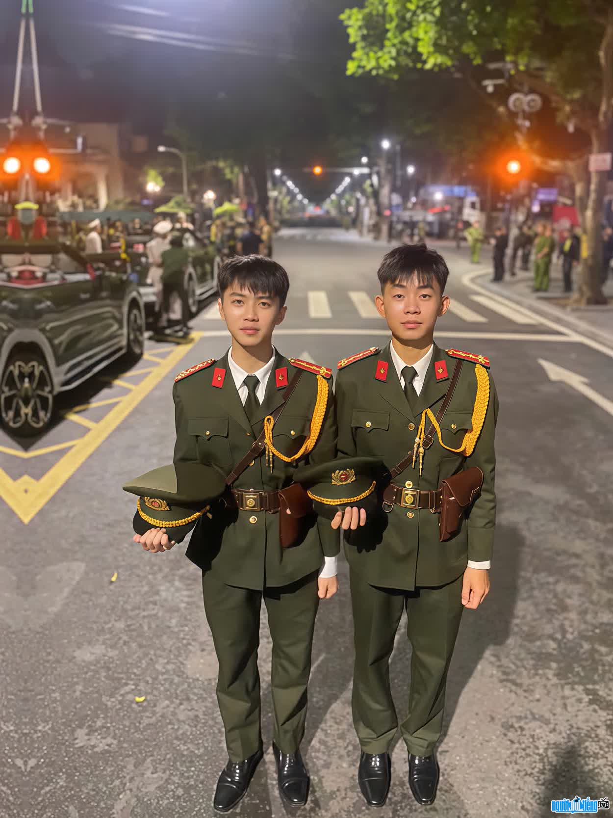 Hình ảnh Vi Hoàng Thế Duyệt nổi rần rần trên mạng xã hội trong buổi duyệt binh A80