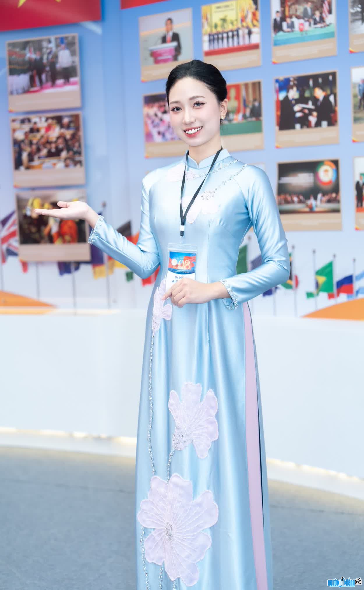 Hình ảnh MC Khánh Huyền trẻ tuổi tài năng