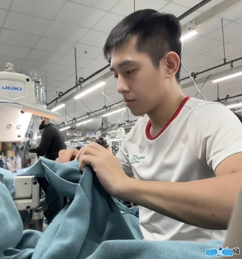 TikToker Đỗ Tú Tài chia sẻ cuộc sống công nhân