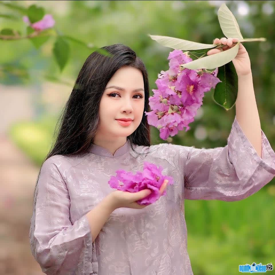 Hình ảnh xinh đẹp của Đàm Thu Chung ngoài đời thường