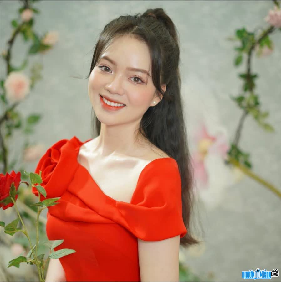 Ca sĩ Hiền Ngân - Hoa mi Bolero