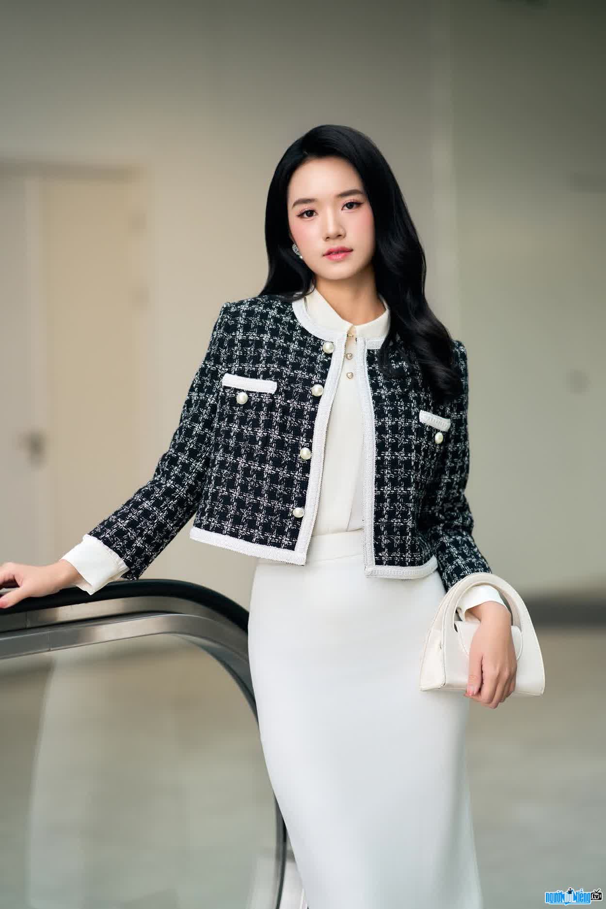 Hình ảnh mới nhất của MC Lan Chi