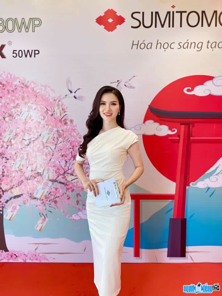Hà Bích Ngọc còn là một MC tài năng