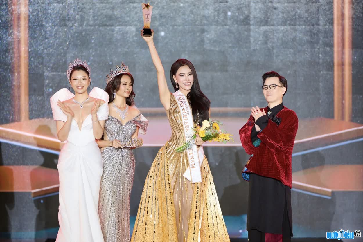 Hình ảnh Nguyễn Thị Thu Thảo giành ngôi vị á hậu 1 tại Miss Celebrity Vietnam 2025