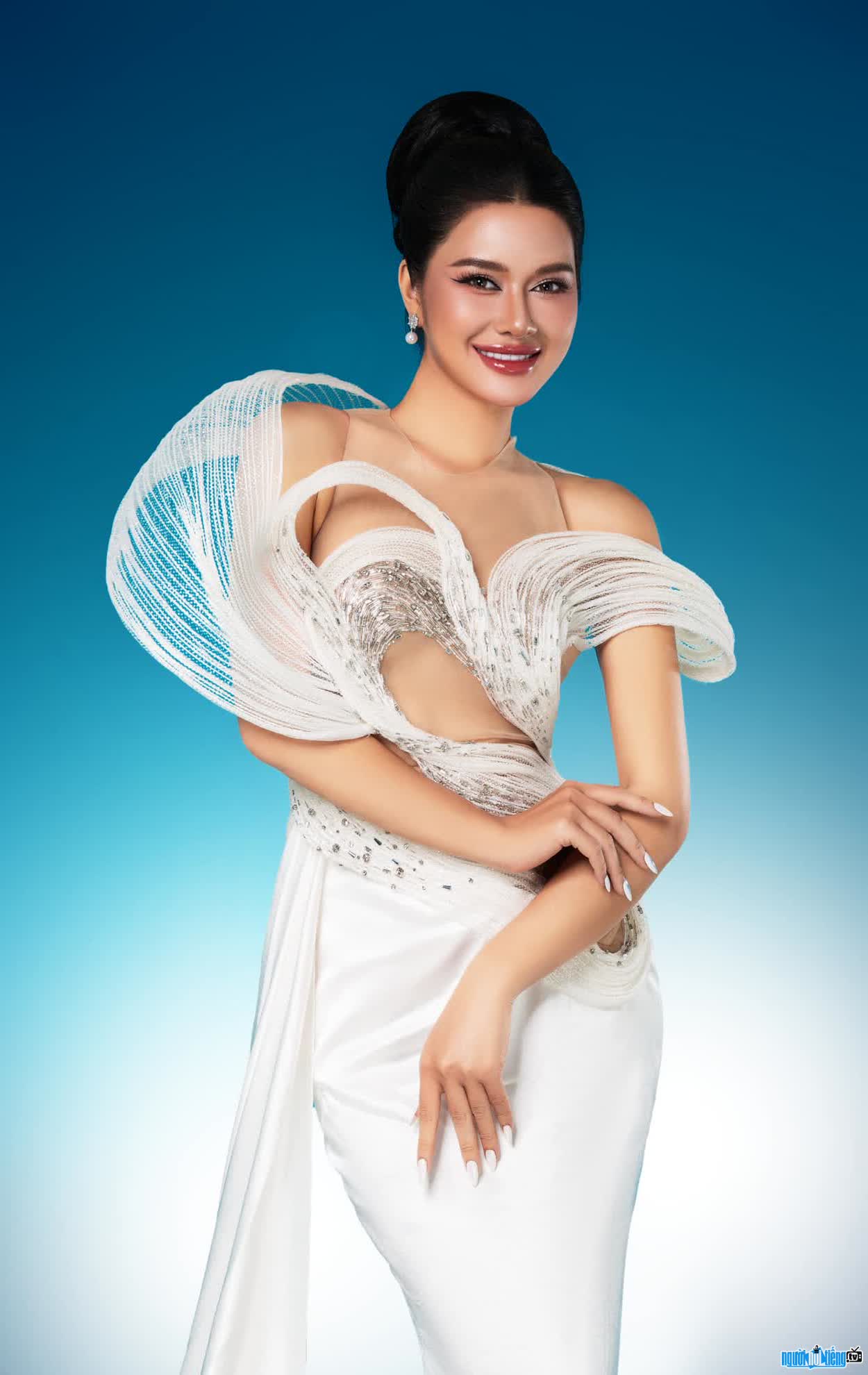 Hình ảnh xinh đẹp của người mẫu Mlô H Senaivi