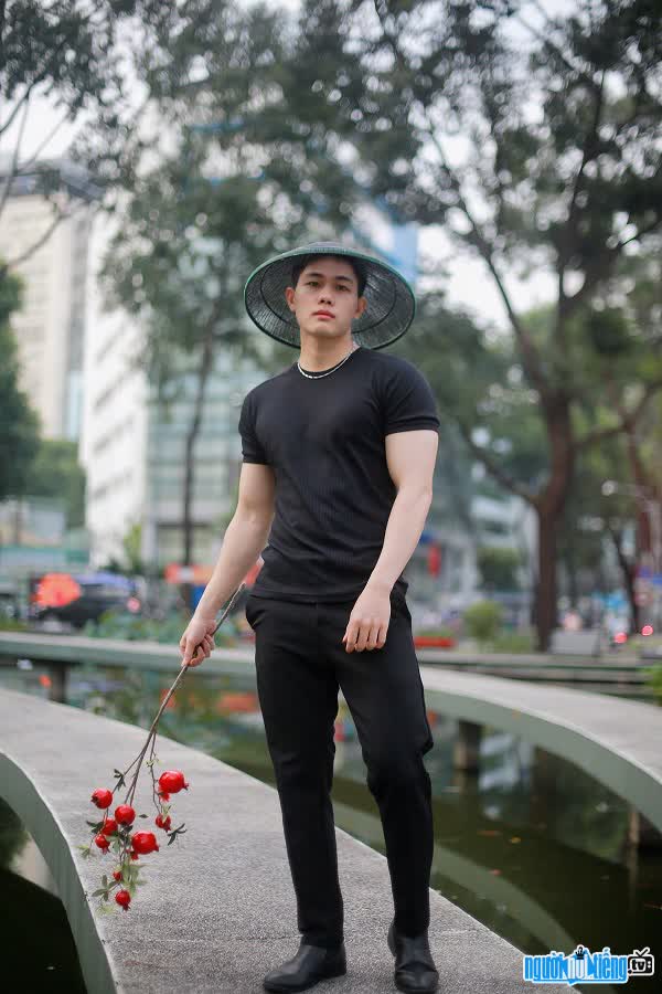 Actor Phan Thanh Nguyen takes beautiful photos