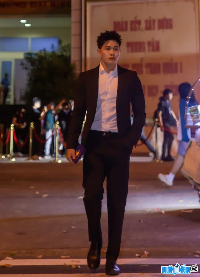 Actor Phan Thanh Nguyen impresses with his handsome appearance