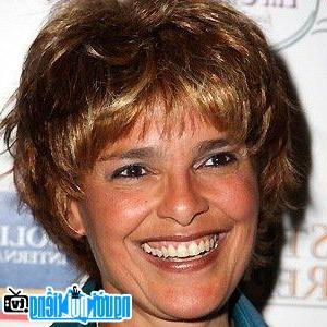 Latest Picture of TV Actress Shari Belafonte