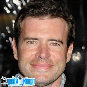 Latest Picture of TV Actor Scott Foley