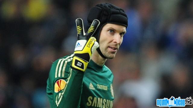 The latest picture of goalkeeper Petr Cech