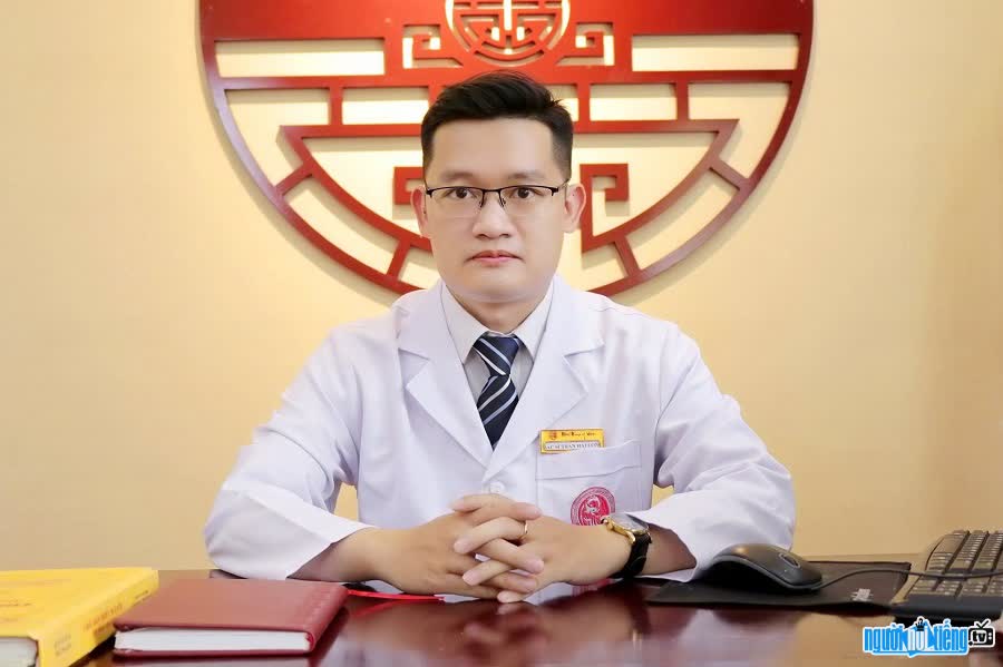 Chân dung bác sĩ Trần Hải Long