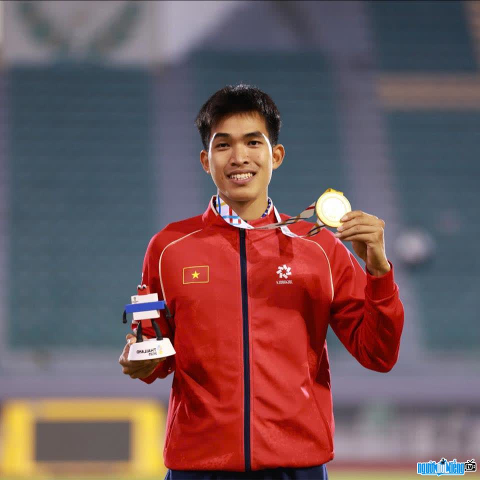 Hình ảnh VĐV điền kinh Hồ Trọng Mạnh Hùng