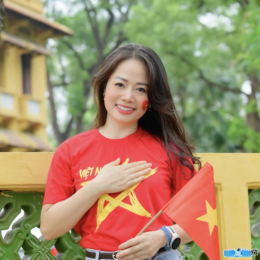 Diễn viên Trịnh Huyền đang công tác tại Nhà hát Kịch Công an nhân dân