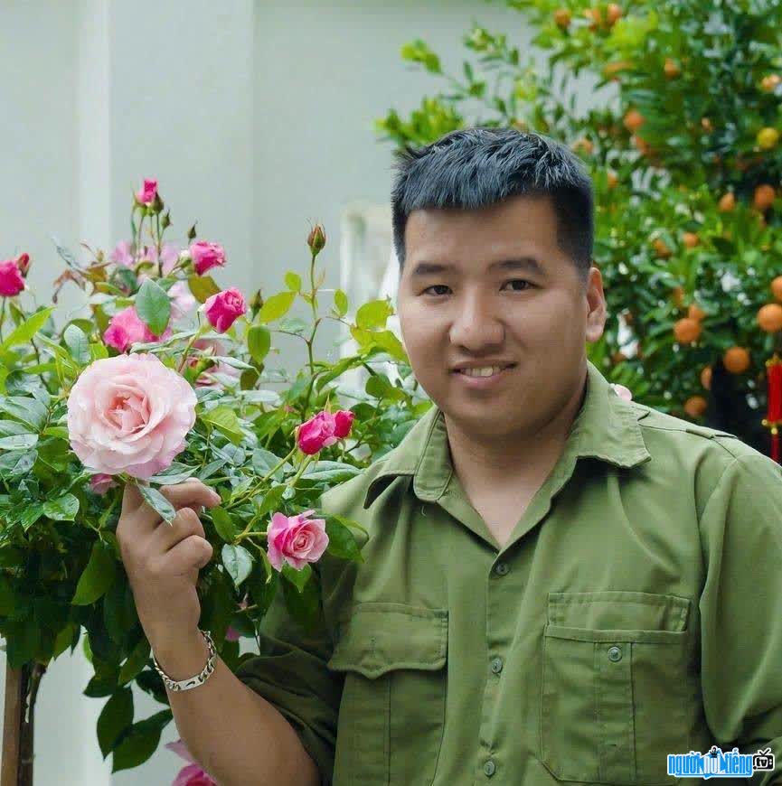 Portrait of TikToker farmer Le Van Ca