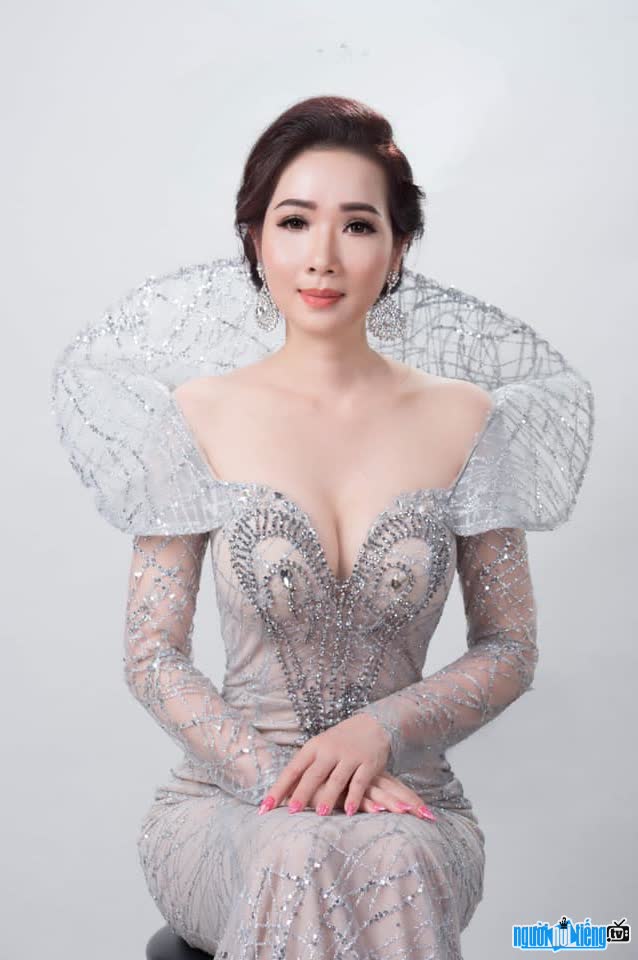 Image of businessman Vivian Tran