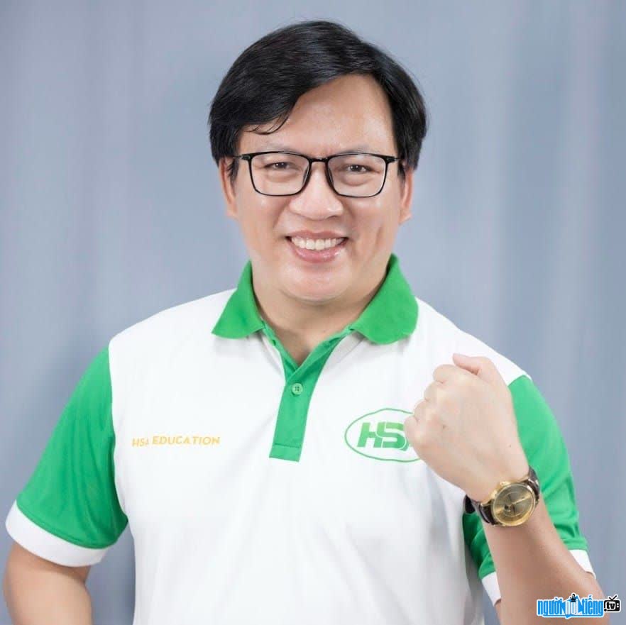 Thay Dang Ngoc Khuong la giao vien day Van noi tieng