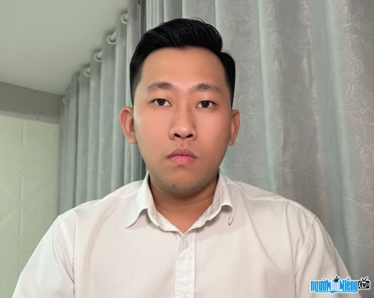 TikToker Mai Trí Thức tự tin với gương mặt full góc chết