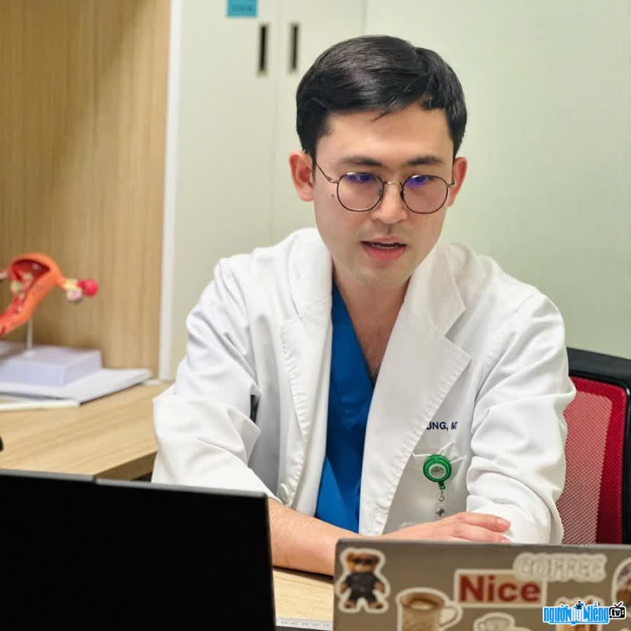 Chân dung bác sĩ Nguyễn Bình Dương