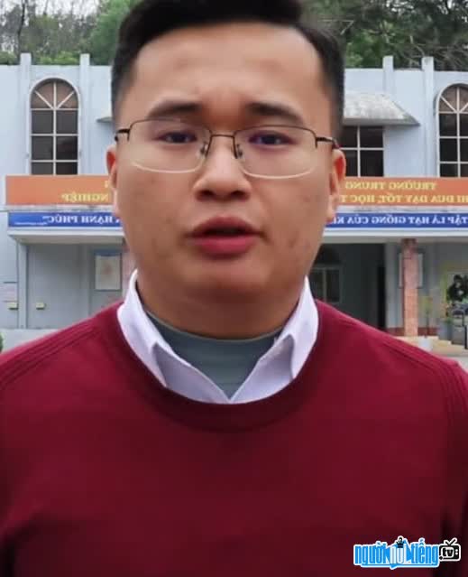Hình ảnh thầy giáo trẻ Nguyễn Hà Duy