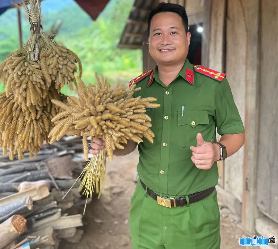 Đại úy Hà Văn Đức xây dựng hình ảnh đẹp người chiến sĩ Công an trên TikTok