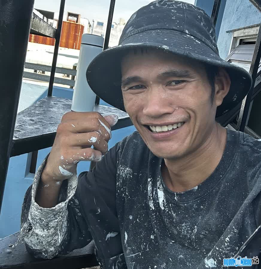 Chân dung TikToker Thợ Sơn Vlog