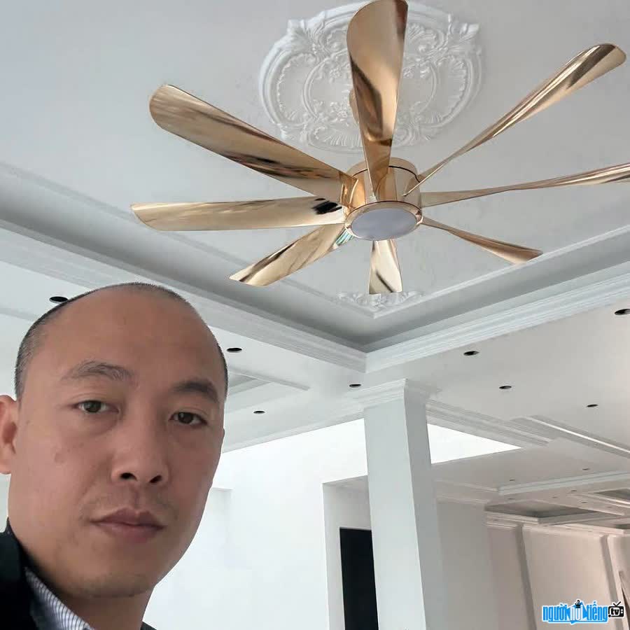 Chân dung TikToker Vua Quạt
