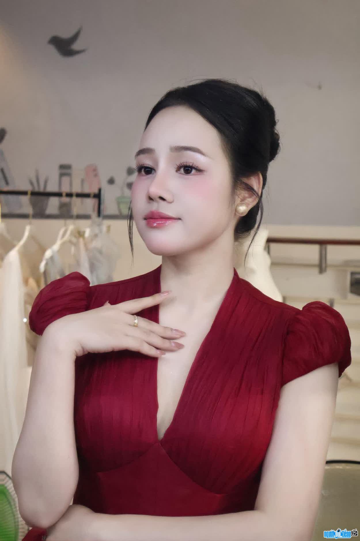 Hình ảnh ca sĩ Tịnh Y Thảo