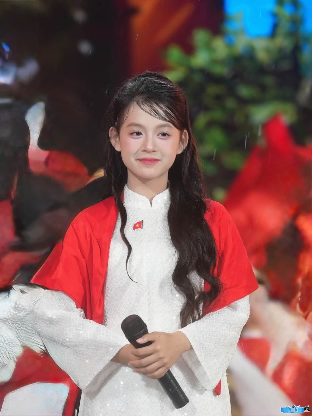 Hình ảnh diễn viên nhí Ali Thục Phương