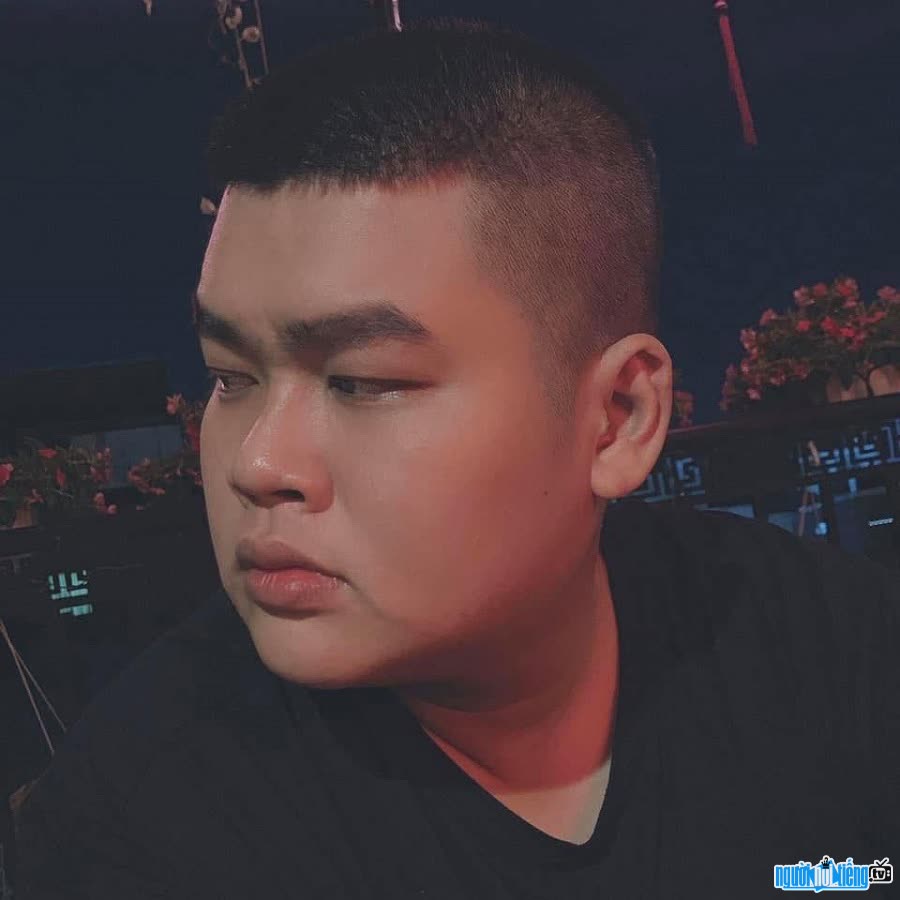 Chân dung Youtuber Mập Food