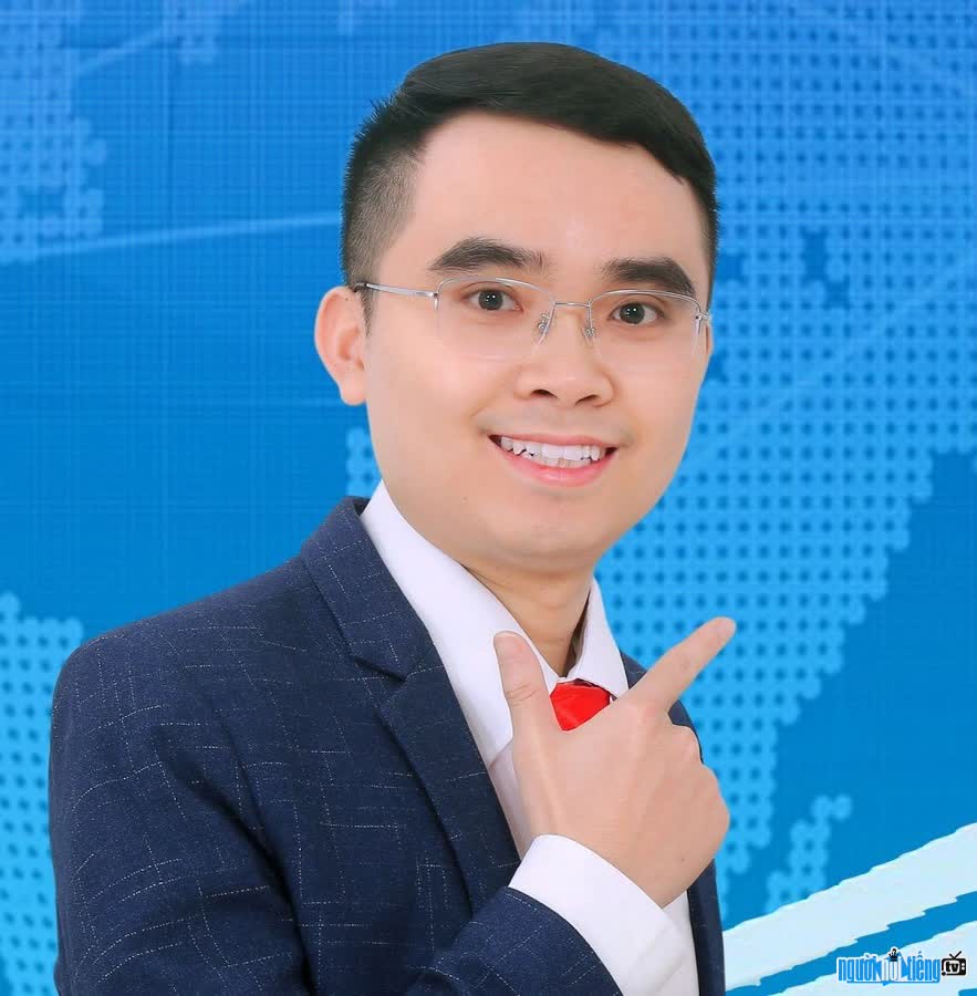 Chân dung giáo viên Nguyễn Quý Huy (Thầy Huy Chuyên Toán)