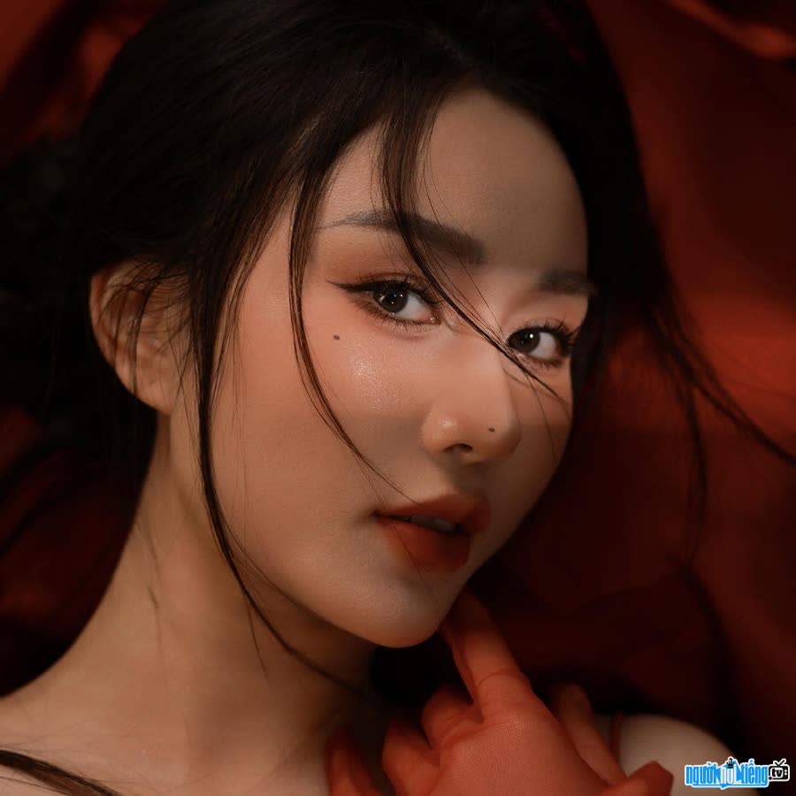 CEO Thai Thu Huong possesses a gentle beauty