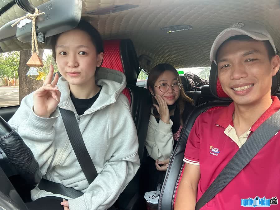 Giáo viên Thầy Ngọc Dạy Lái Xe gần gũi với học viên