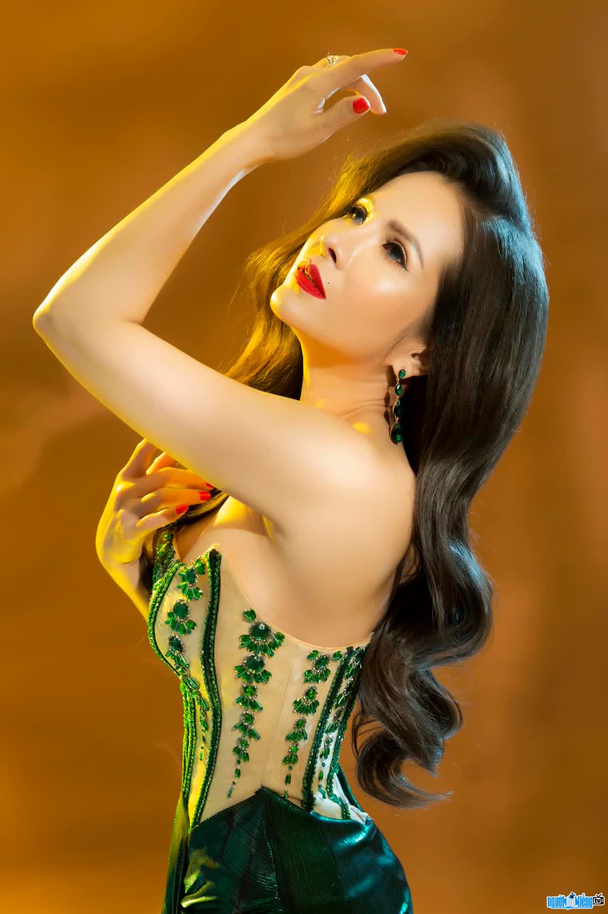 Hình ảnh mới nhất của hoa hậu Lê Thanh Thúy