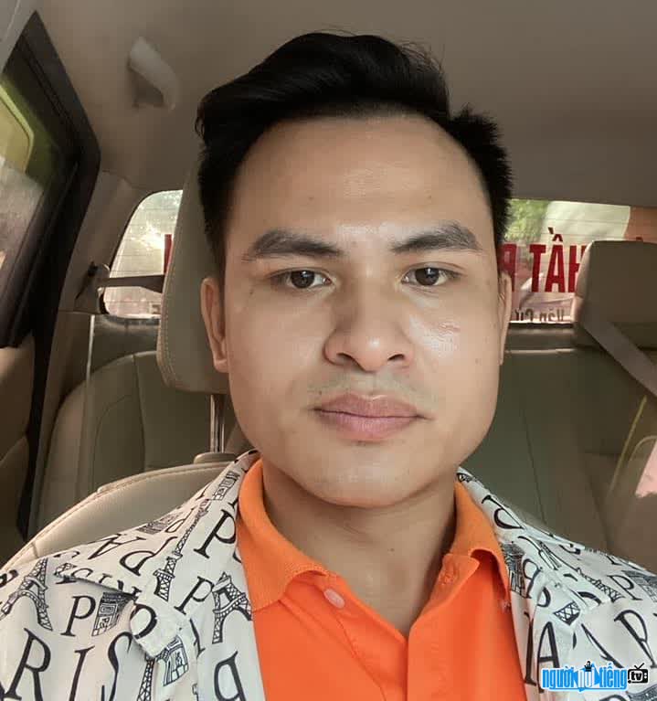 TikToker Nghiêm Vượt Khó chia sẻ cuộc sống của thợ mộc