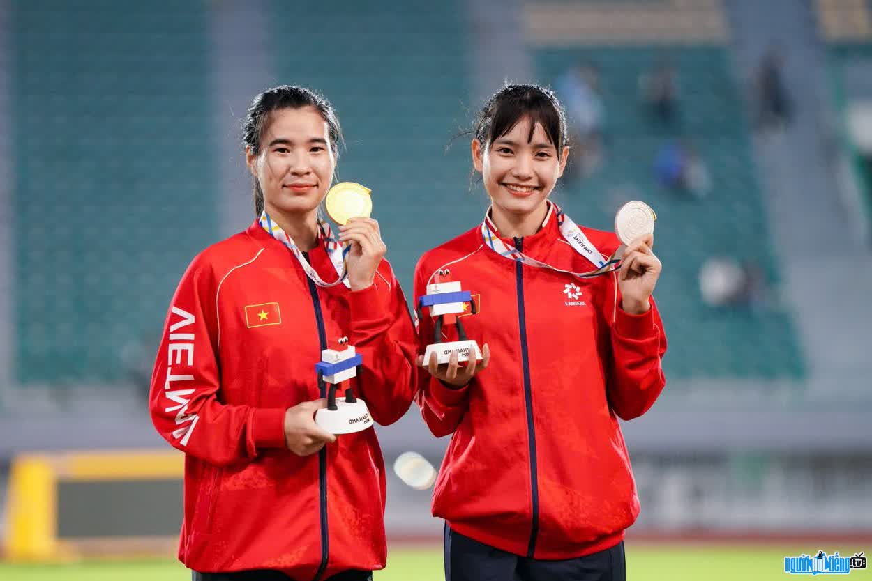 Hình ảnh Nguyễn Khánh Linh cùng đồng đội tại seagame 33