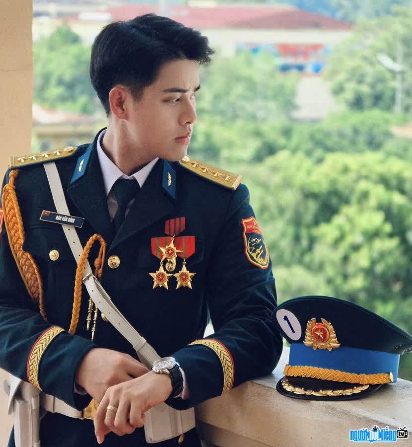 Soldier Dao Van Binh's perfect profile