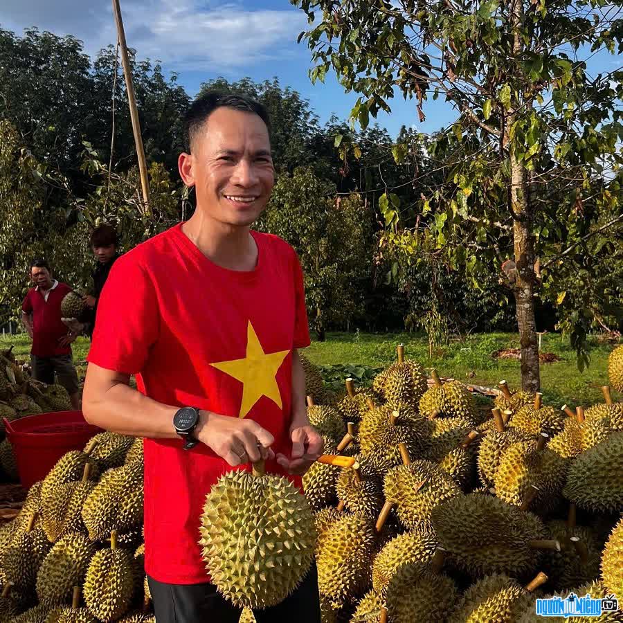 Doanh nhân Mai Quốc Bình đầu tư trồng sầu riêng