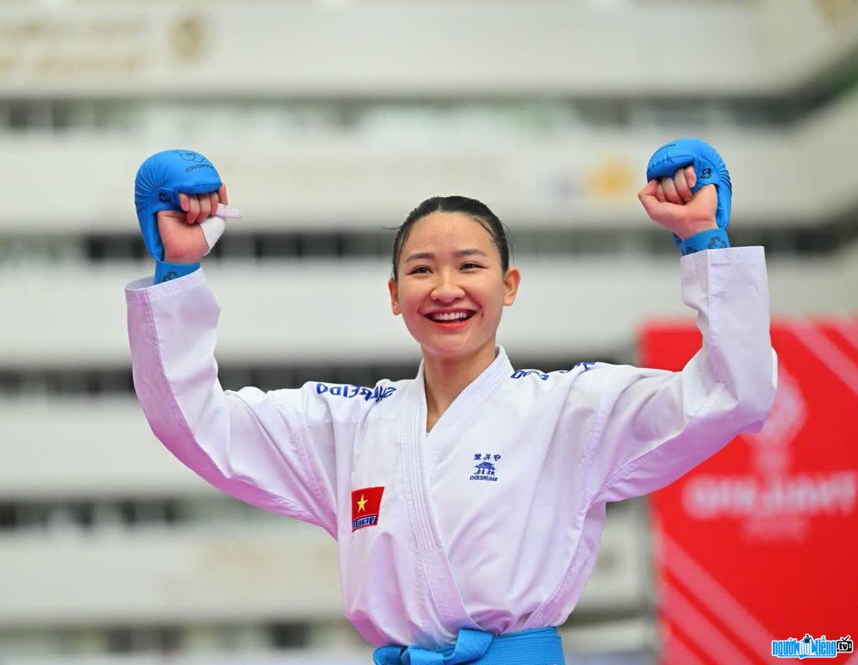 Image of Hoang Thi My Tam always trying to compete every time she goes on the field