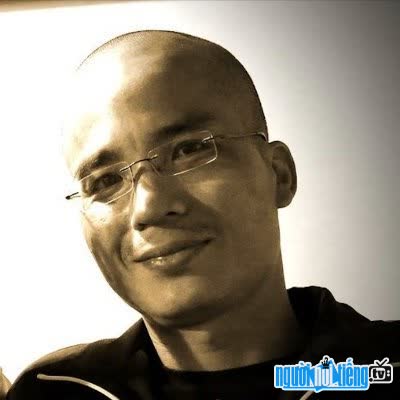 Black and white image of the internet phenomenon Hoang Dung