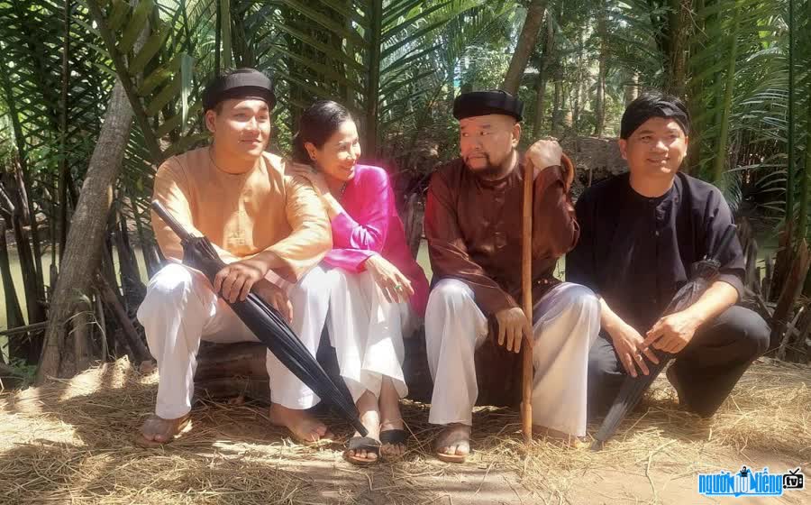 Comedian Tam Thanh at the film set