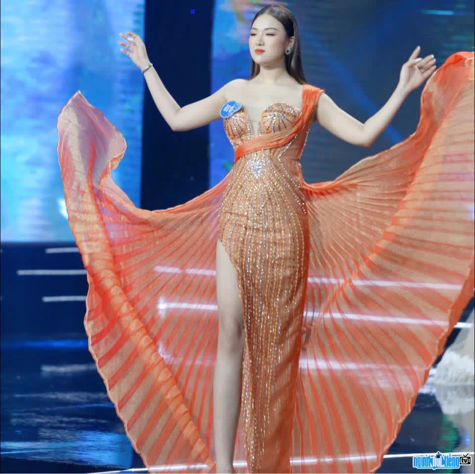 Hình ảnh Kelly Anh tham dự cuộc thi sắc đẹp