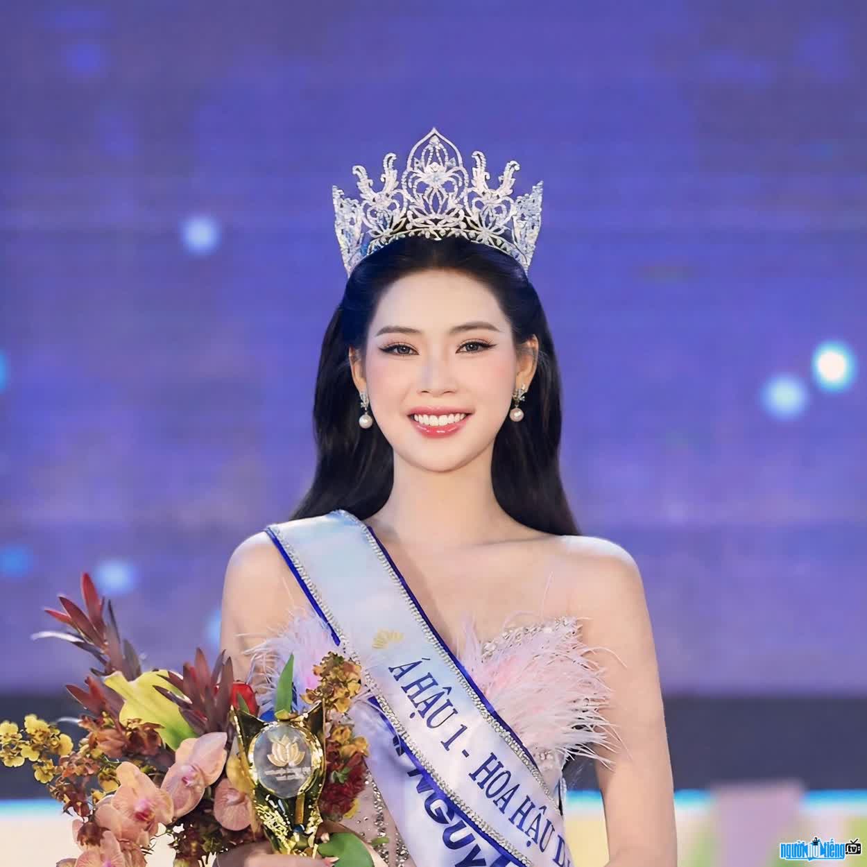Hình ảnh á hậu 1 Trần Mỹ Lan trong đêm chung kết Hoa hậu Du lịch Việt Nam 2026