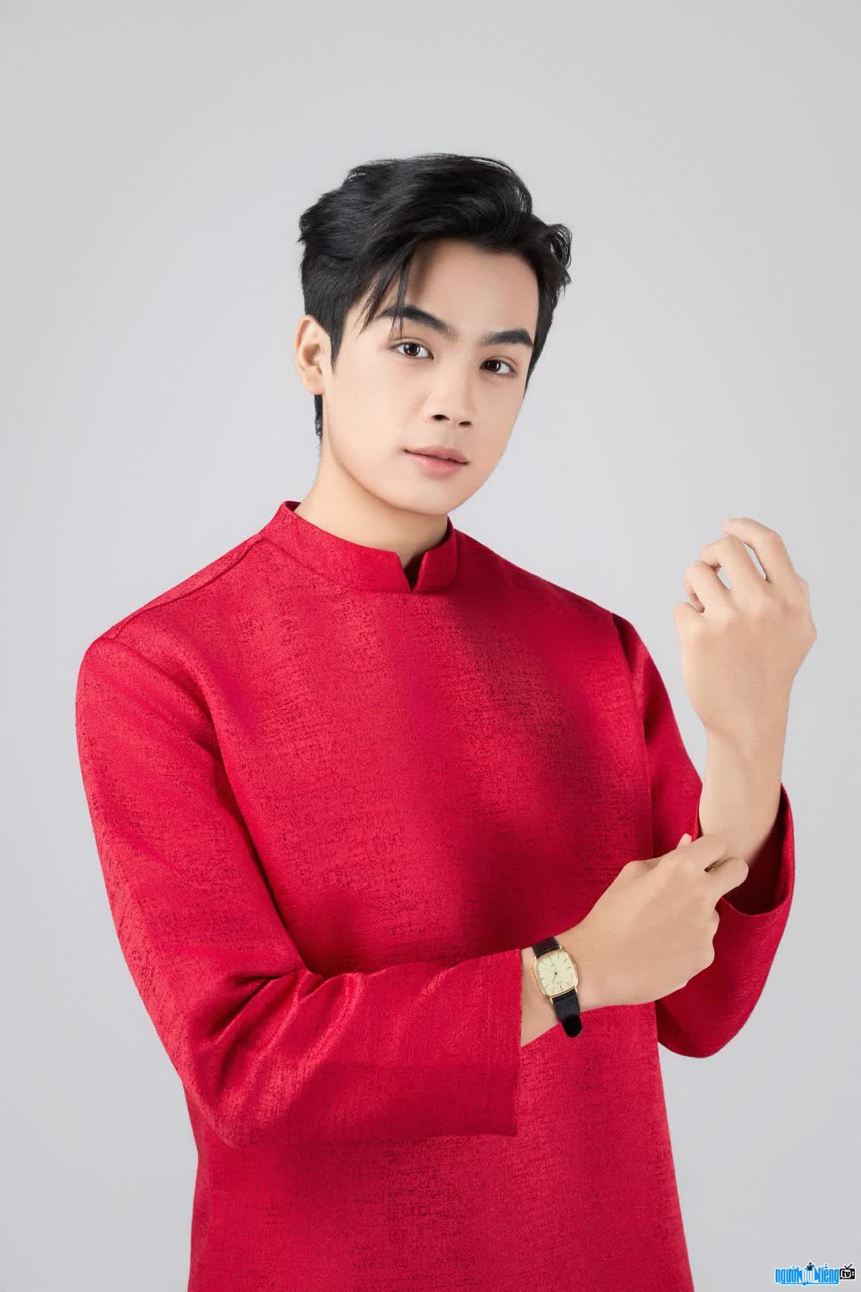 Hình ảnh đa tài của Phan Giang