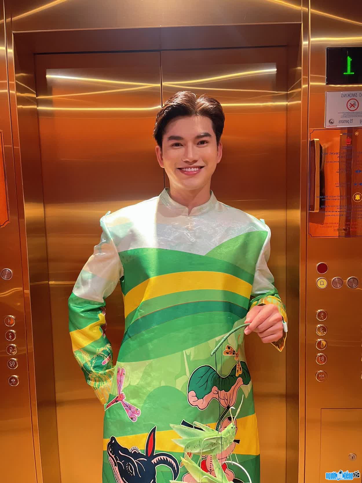 Hình ảnh mới nhất của Trần Khánh Dĩ