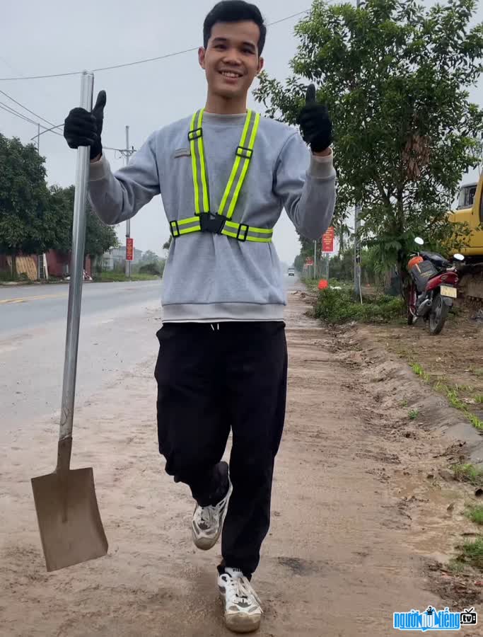 TikToker Anh Vá Đường (Vũ Trần Duy Nhất) lan tỏa năng lượng tích cực