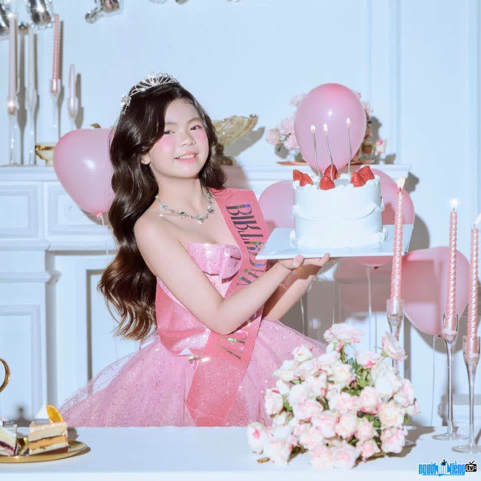 Hình ảnh Emily Thanh Như xinh đẹp đáng yêu trong ngày sinh nhật